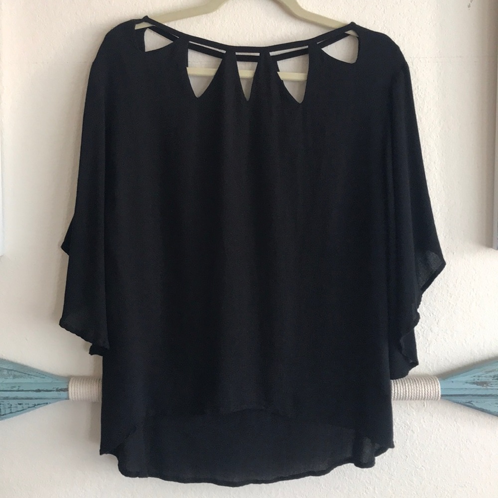 Super cute black shirt